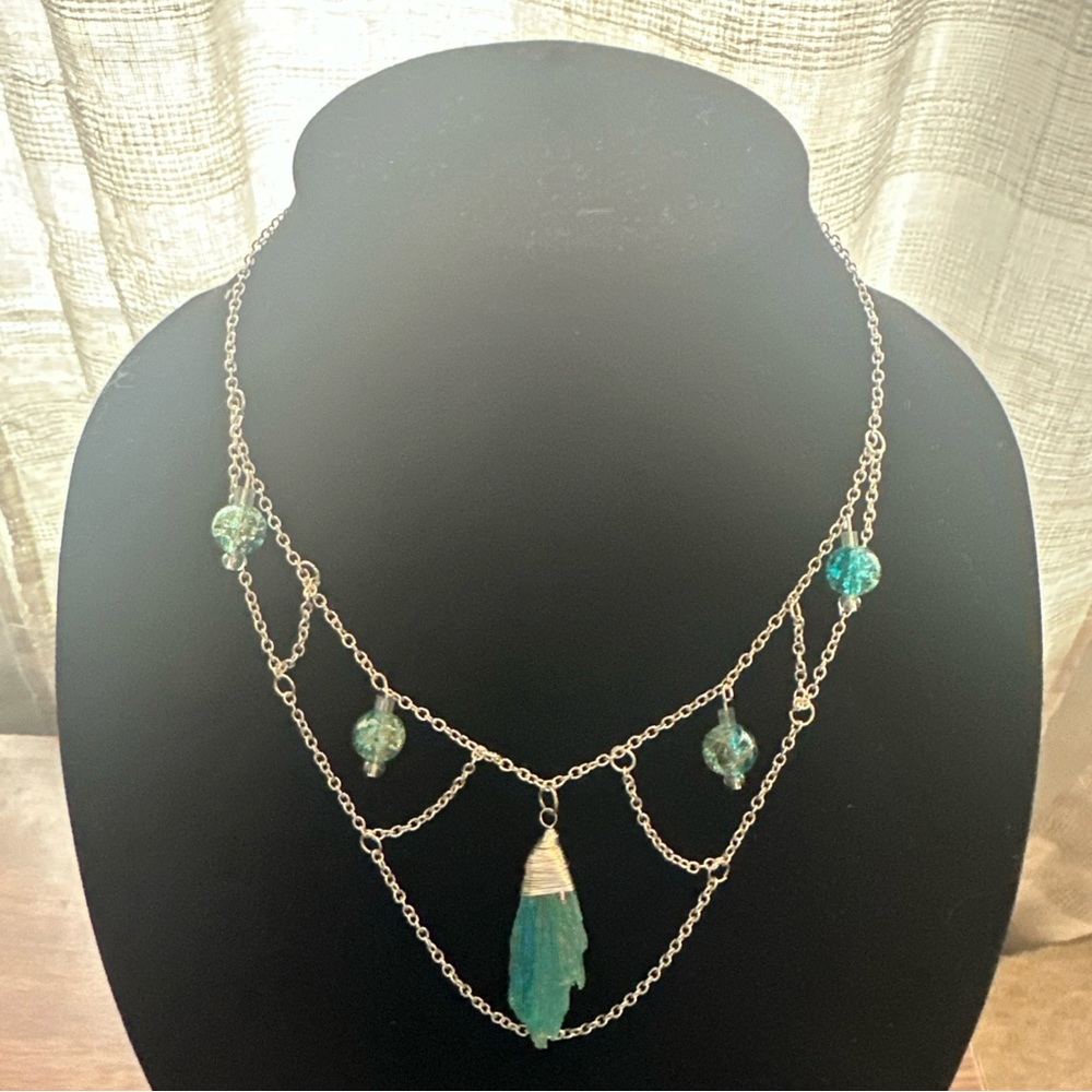 Elegant Silver and Green Necklace